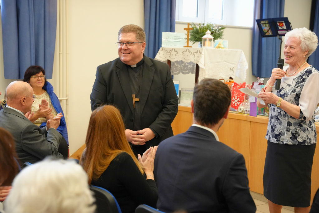 biskup na stretnutí seniorov