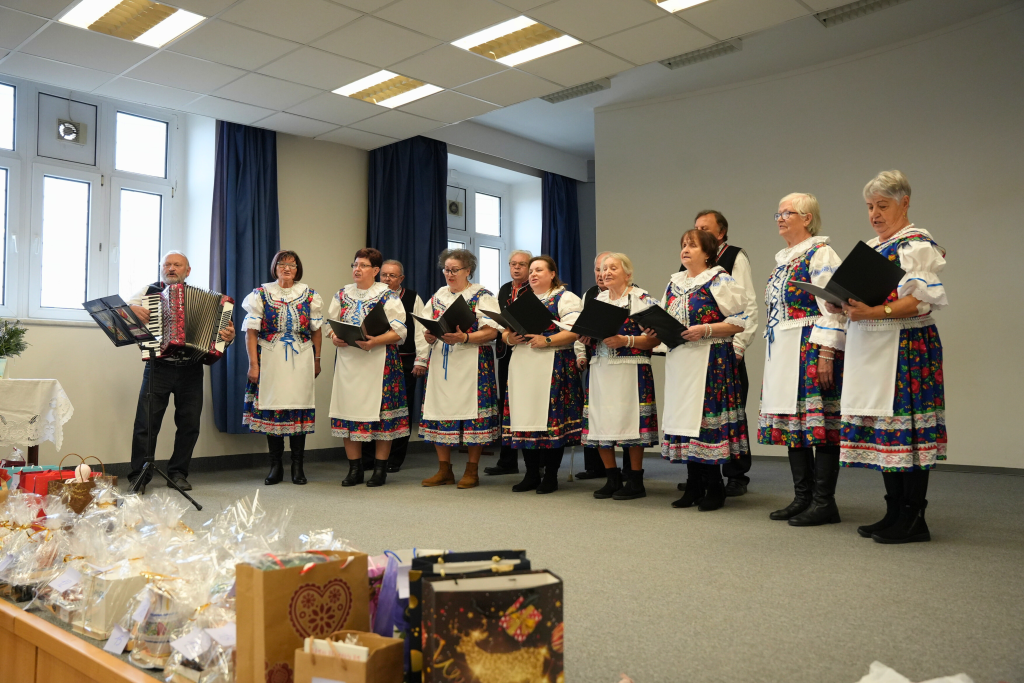 folklórny súbor seniorov
