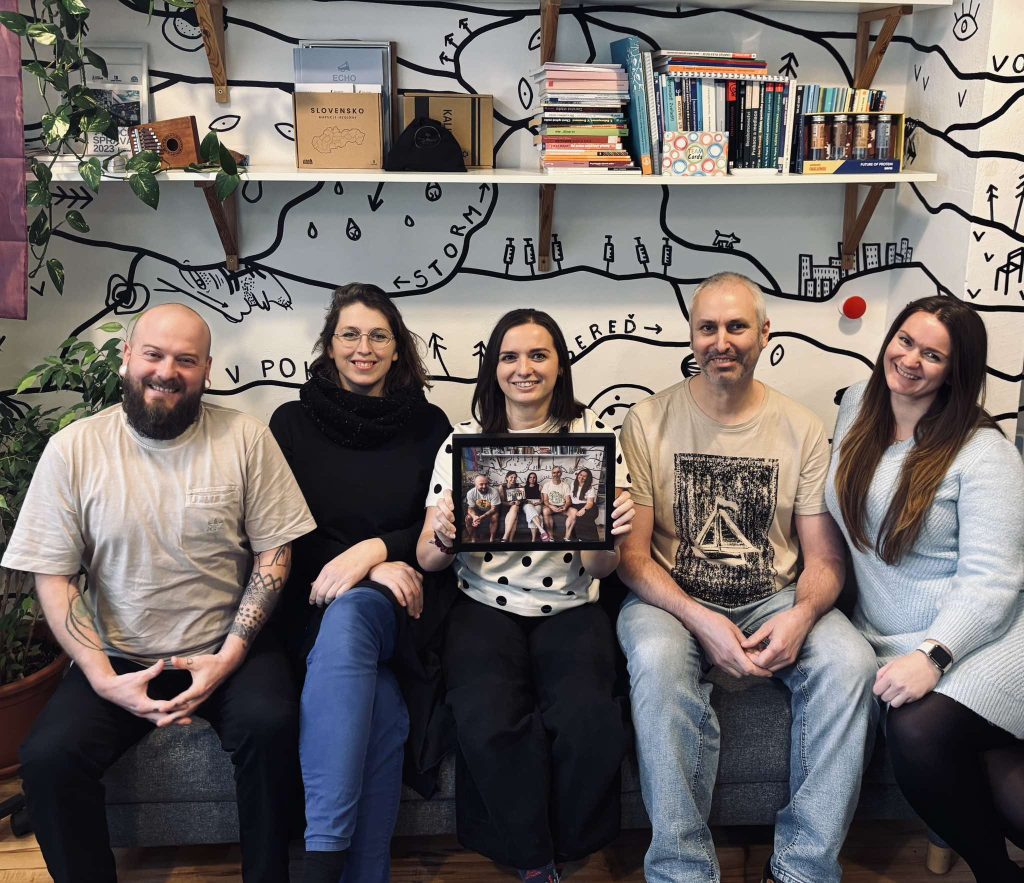 koordinačný tím #zdruzenieSTORM
Andrejka Kosírová Hugáňová
Pavol Ščasný
Majka Ösziová
Palo Vančo
Katka Kotrecová
