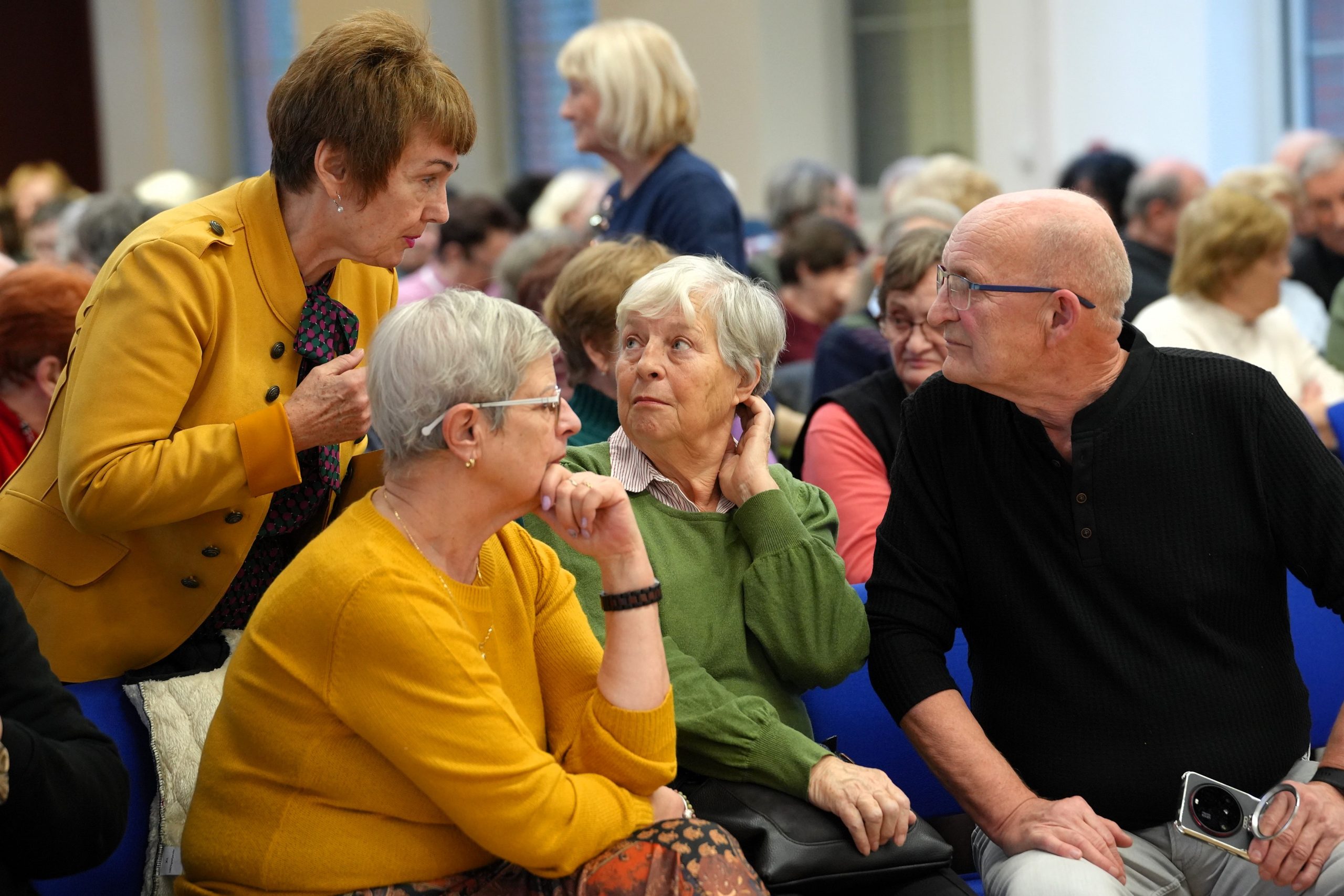 seniori sa radia pred voľbou svojich zástupcov